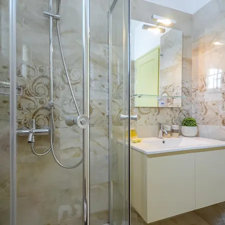 Lägenhet Kapris House *